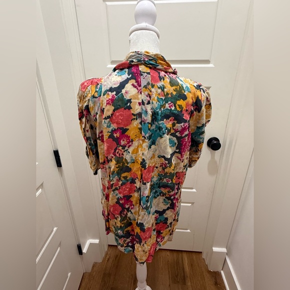 Anthropologie. Maeve. Lightweight Textured Floral Button Up Blouse. Size 2. - Picture 4 of 10
